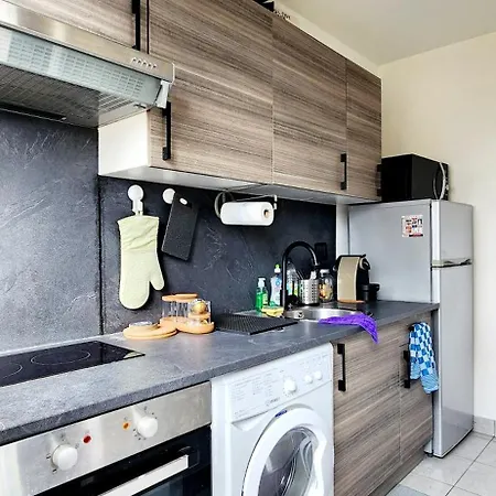 Studio & Expansive Terrace: Urban Oasis In Paris! Courbevoie Exterior foto